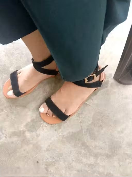 Stylish Women’s Buckle-Strap Synthetic Flat Sandal – Comfortable Casual Wear