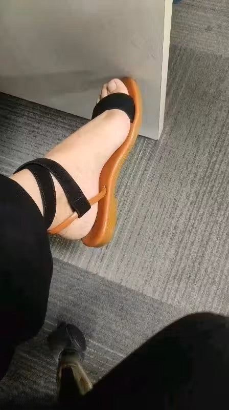 Stylish Women’s Buckle-Strap Synthetic Flat Sandal – Comfortable Casual Wear