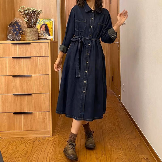 Fitted Figure-flattering Vintage-style Maxi Dress