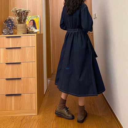 Fitted Figure-flattering Vintage-style Maxi Dress