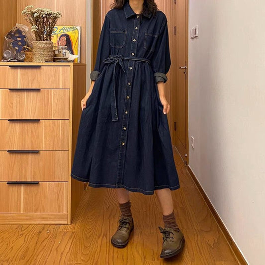 Fitted Figure-flattering Vintage-style Maxi Dress